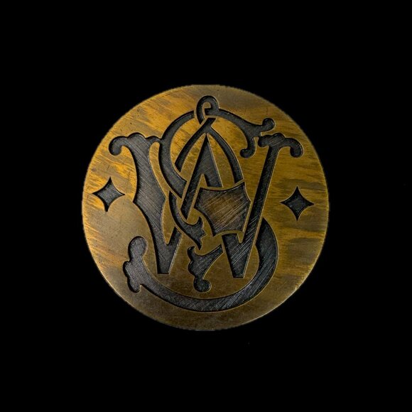 SMITH & WESSON Brass Round S&W Logo Belt Buckle - 1979 - Picture 1 of 2